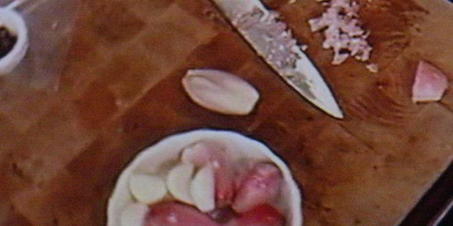 Рецепт шашлычков из ягненка с картофельными пальчиками и икрой из баклажанов