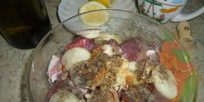 Рецепт шашлыка в белом вине на сковороде