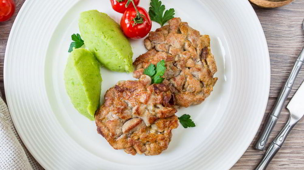 Как приготовить рубленые шницели из свинины с грибами