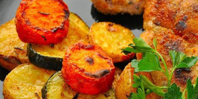 Рецепт шницеля и печеные овощи