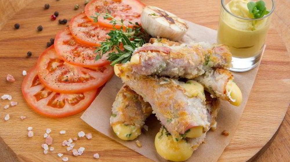 Как приготовить шницель с сыром в беконе