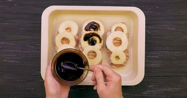 Рецепт Куриных стейков с яблоками