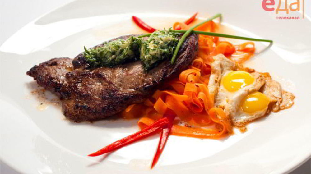 Как приготовить минутный стейк со смайл-глазуньей