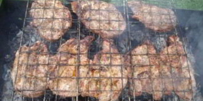 Рецепт стейка из говядины на мангале