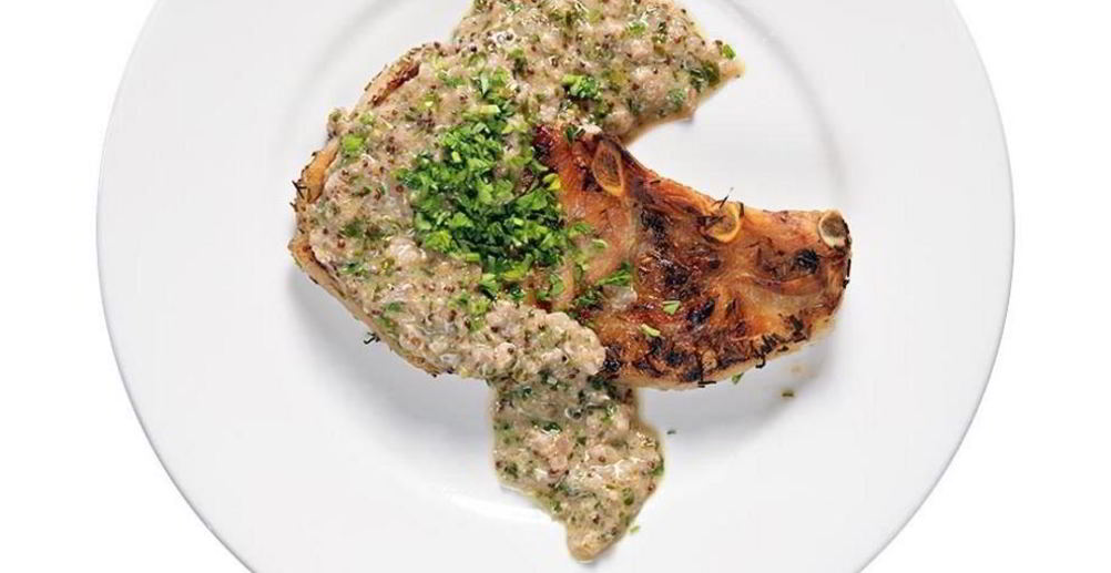 Рецепт стейк из семги на печеном картофеле с икорным соусом