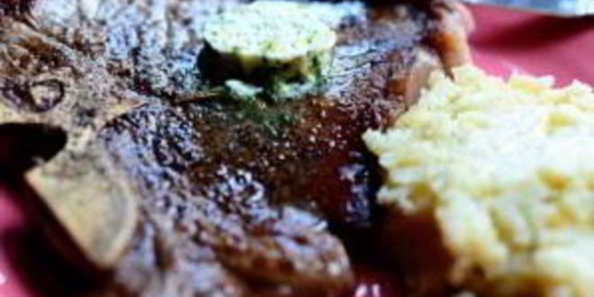 Рецепт стейка на кости с зеленым маслом