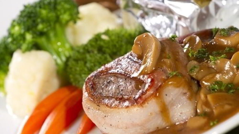Как приготовить стейк с грибным соусом