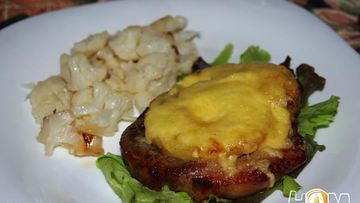 Рецепт Стейков из свиной шеи по-французски