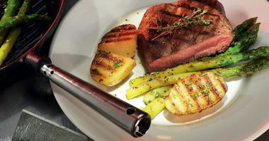 Рецепт Стейков с картофелем и спаржей на гриле