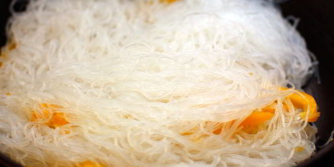 Рецепт стеклянной лапши с креветками