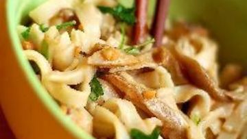 Рецепт Тайской лапши с грибами и арахисом