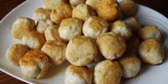 Рецепт куриных тефтелей с брокколи в китайском стиле