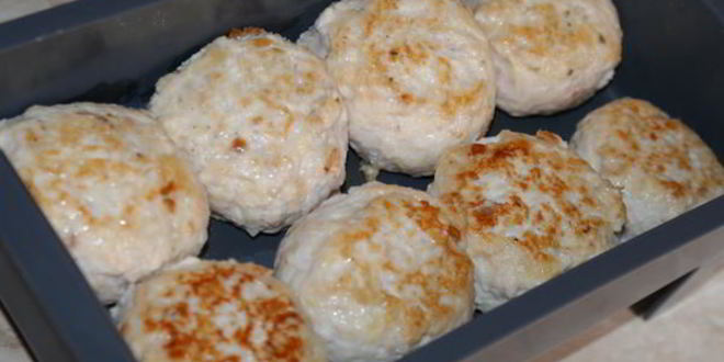 Рецепт куриных тефтелей в томатном соусе