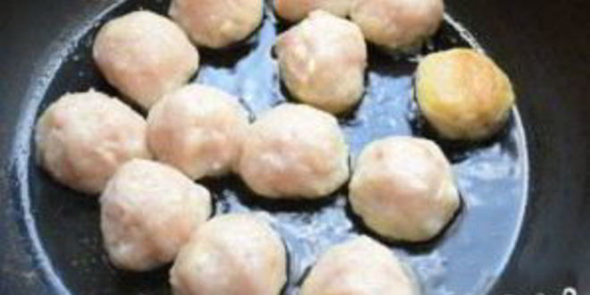 Рецепт рыбных тефтелей в соусе