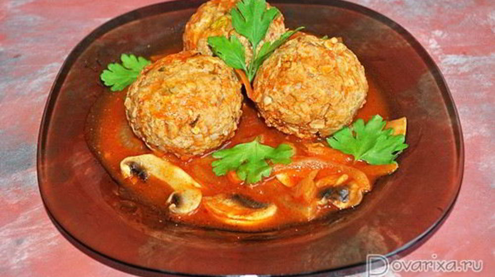 Как приготовить тефтели с грибами в томатном соусе