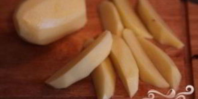 Рецепт тефтелей с грибным соусом и картофелем по-деревенски