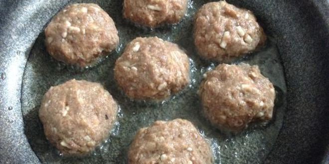 Рецепт тефтелей с яблоком в медовой глазури с рисом