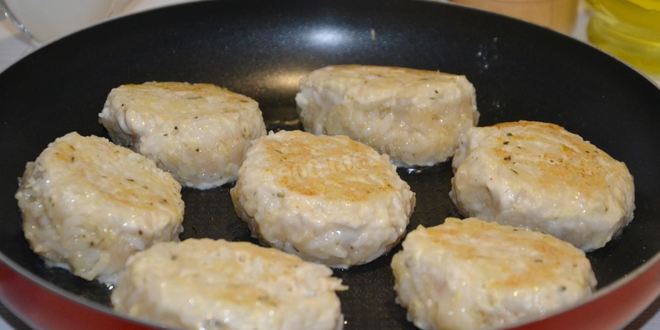 Рецепт тефтелей в сметанно-томатном соусе в мультиварке