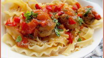 Рецепт Тефтелек с пастой мафальдине в пикантном соусе