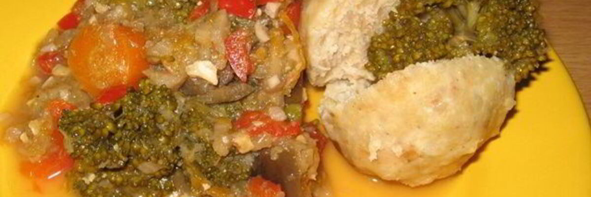 Рецепт Вареных тефтелей с овощным гарниром