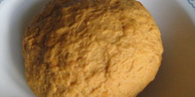 Рецепт красных вареников со шпинатом и яйцом