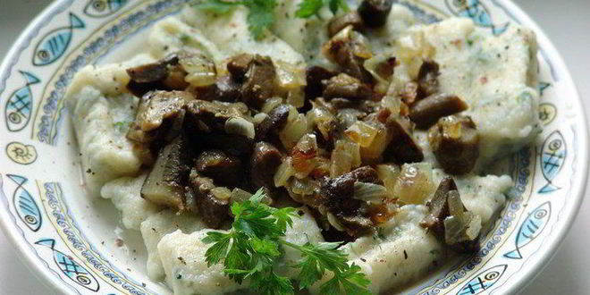 Рецепт ленивых вареников с заправкой из грибов