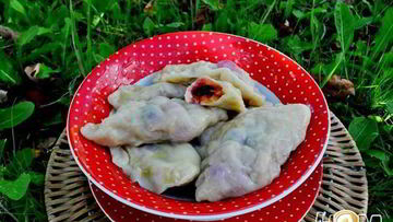 Рецепт Вареников с черной смородиной и яблоками