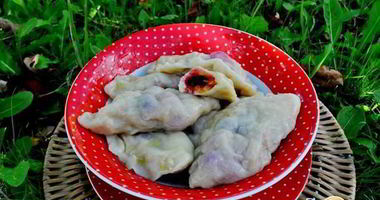 Рецепт Вареников с черной смородиной и яблоками