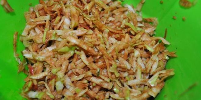 Рецепт вареников с черной смородиной и яблоками