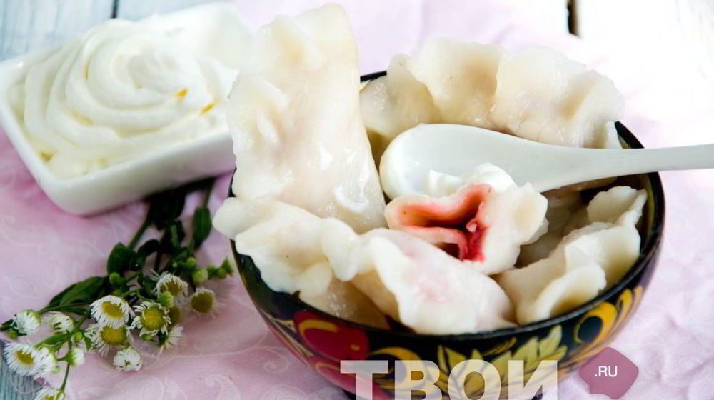 Как приготовить вареники с клубникой