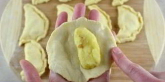 Рецепт вареников с салом и картошкой