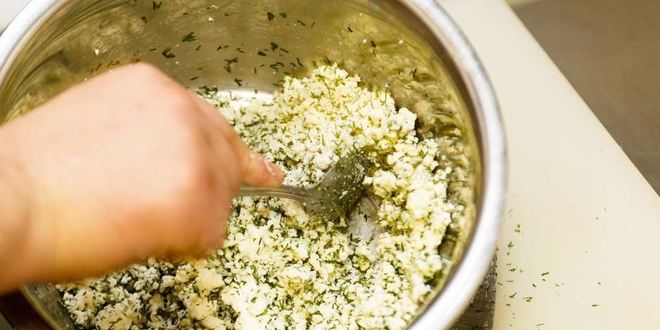 Рецепт вареников с соленым творогом