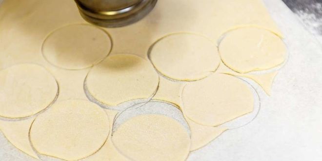 Рецепт вареников с соленым творогом