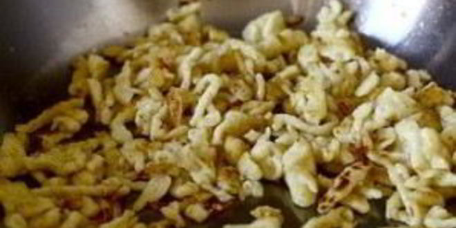 Рецепт яичной лапши с луком и зеленью