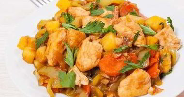 Рецепт Сочного жаркого из курицы с овощами
