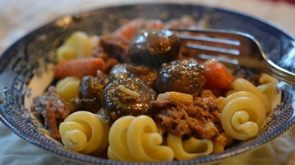 Как приготовить жаркое из говядины с грибами