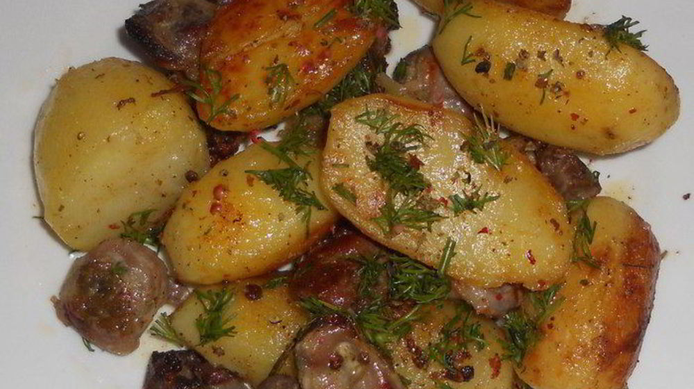 Как приготовить жаркое из картофеля и куриных желудков
