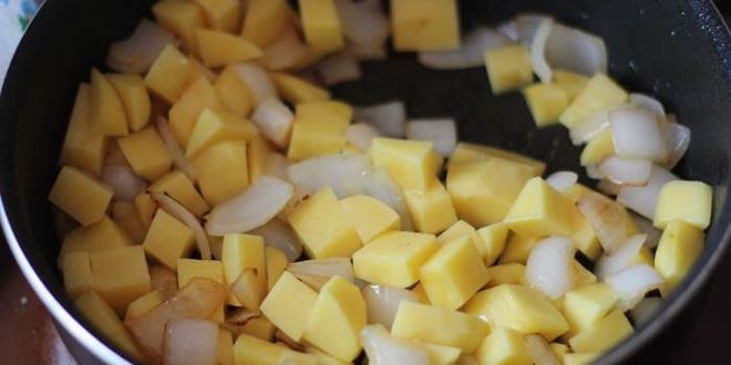 Рецепт жаркого из тыквы и курицы под нежной слоеной шапочкой