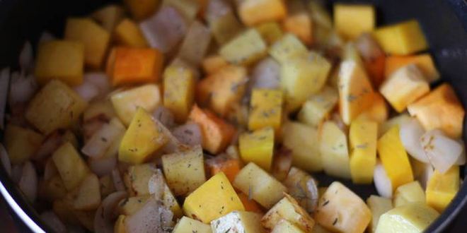 Рецепт жаркого из тыквы и курицы под нежной слоеной шапочкой