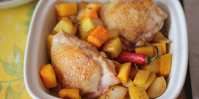 Рецепт жаркого из тыквы и курицы под нежной слоеной шапочкой