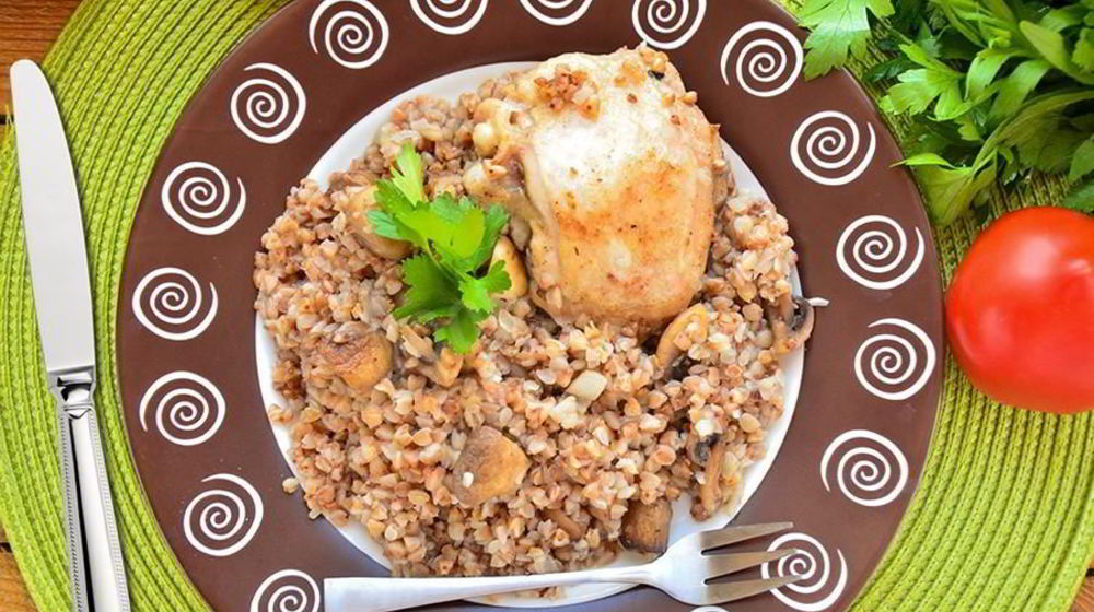 Как приготовить гречку с курицей и грибами