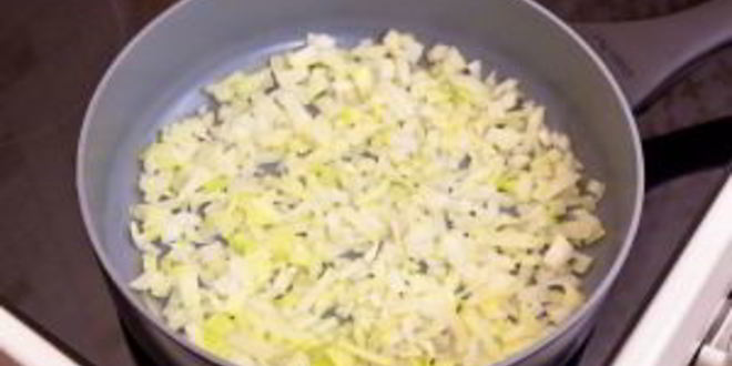 Рецепт гречки с сосисками и грибами