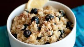 Рецепт Каши из киноа с ягодами