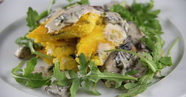 Рецепт Поленты с грибами, свежими травами и пармезаном