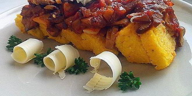 Рецепт поленты с грибным рагу и овощами