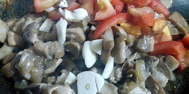 Рецепт поленты с грибным рагу и овощами