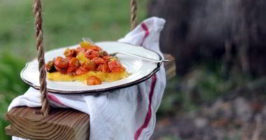 Рецепт Поленты с томатным соусом и базиликом