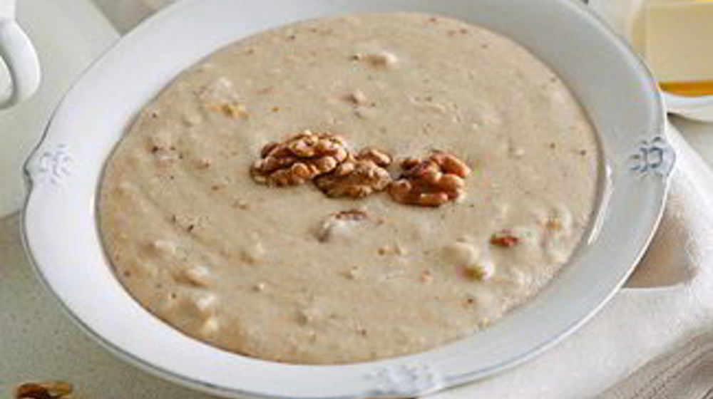 Как приготовить манную кашу с орехами в мультиварке