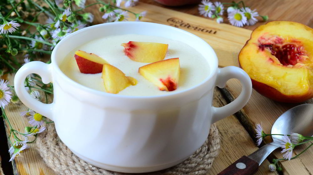 Как приготовить манную кашу с персиками