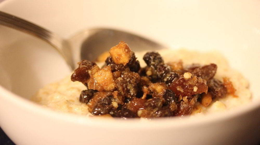 Как приготовить овсяную кашу с пряным яблочным конфитюром